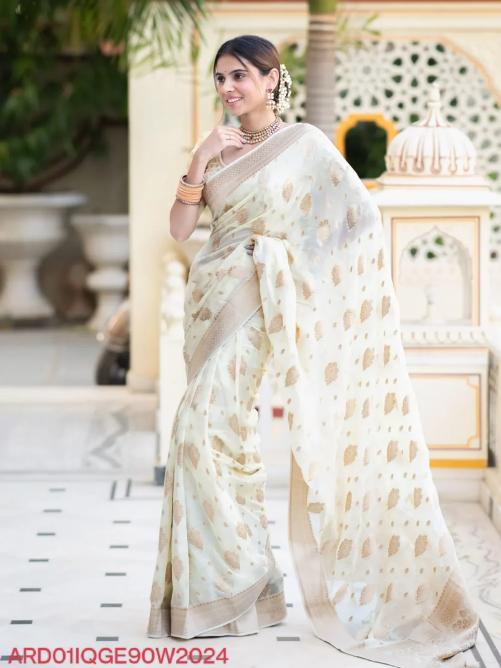 Banarasi Off White Semi Georgette Saree