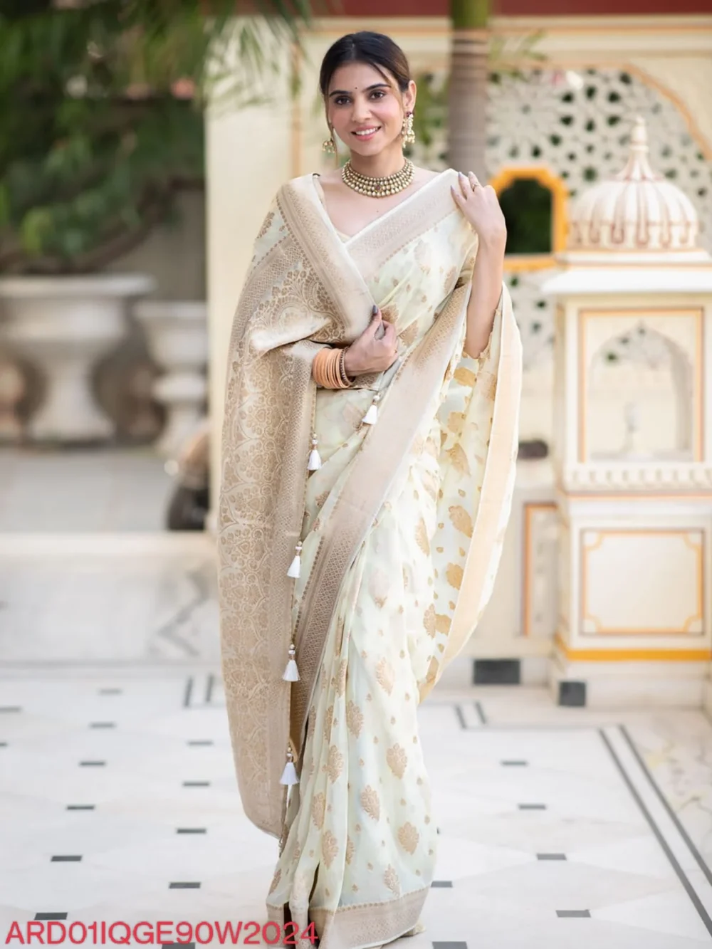 Banarasi Off White Semi Georgette Saree